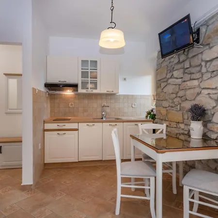Tupljak, Luxury And Comfort In A Hidden Summer Hideout