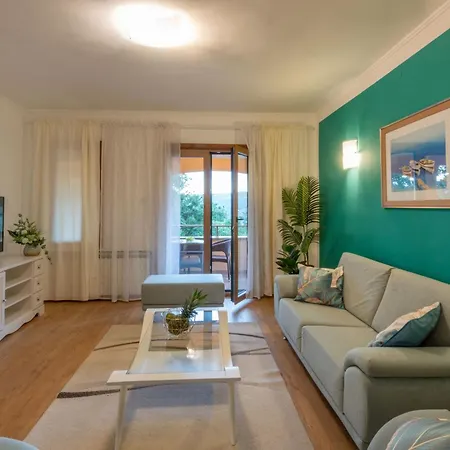 Tupljak, Luxury And Comfort In A Hidden Summer Hideout Casa de Férias *