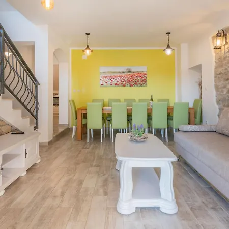 Casa de Férias Tupljak, Luxury And Comfort In A Hidden Summer Hideout Grobnik (Pican)