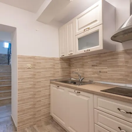 Tupljak, Luxury And Comfort In A Hidden Summer Hideout