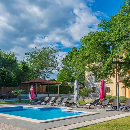 Tupljak, Luxury And Comfort In A Hidden Summer Hideout Casa de Férias *